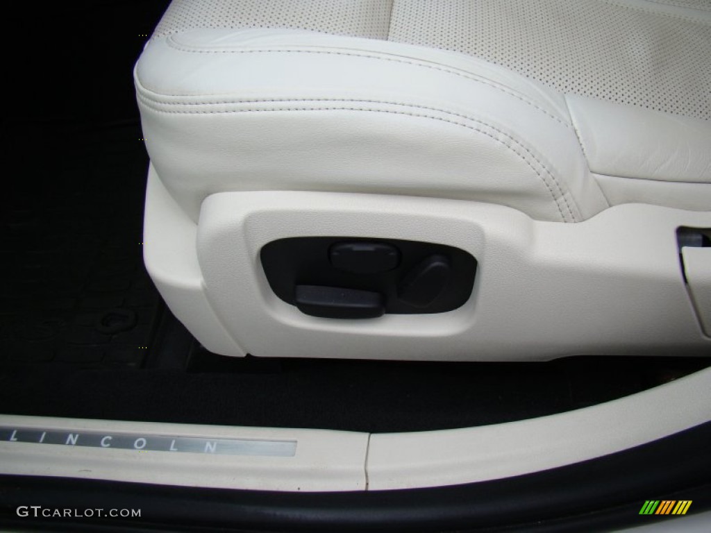2010 MKS FWD Ultimate Package - White Platinum Metallic Tri-Coat / Cashmere/Fine Line Ebony photo #17