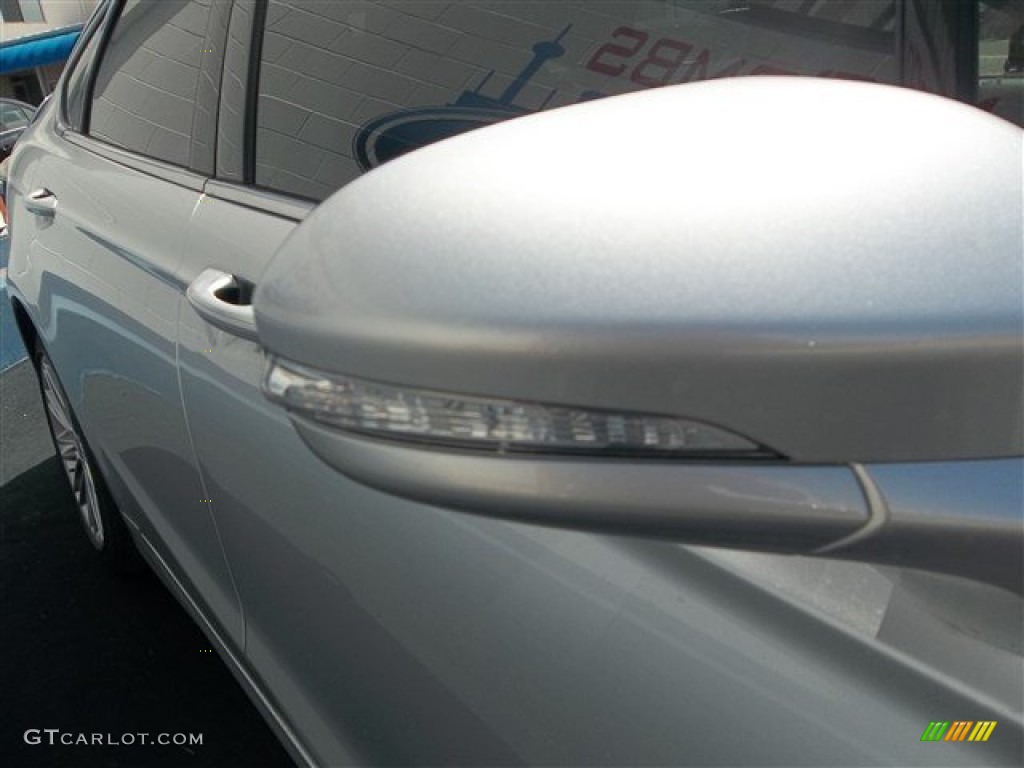 2013 Fusion Hybrid SE - Ingot Silver Metallic / Charcoal Black photo #9
