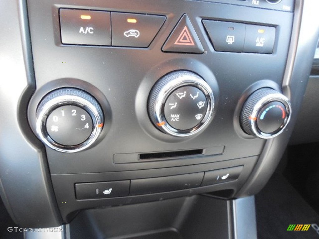 2011 Kia Sorento LX V6 Controls Photos
