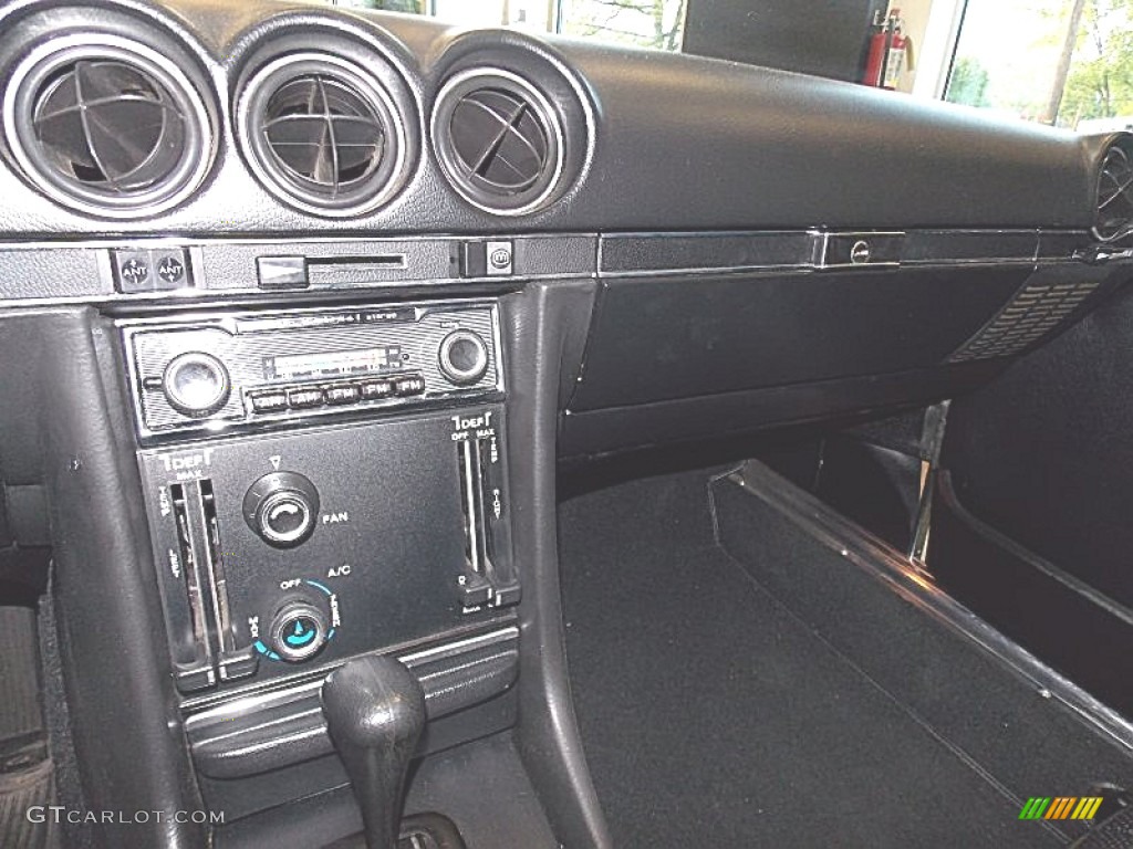 1976 Mercedes-Benz SL Class 450 SL Roadster Dashboard Photos