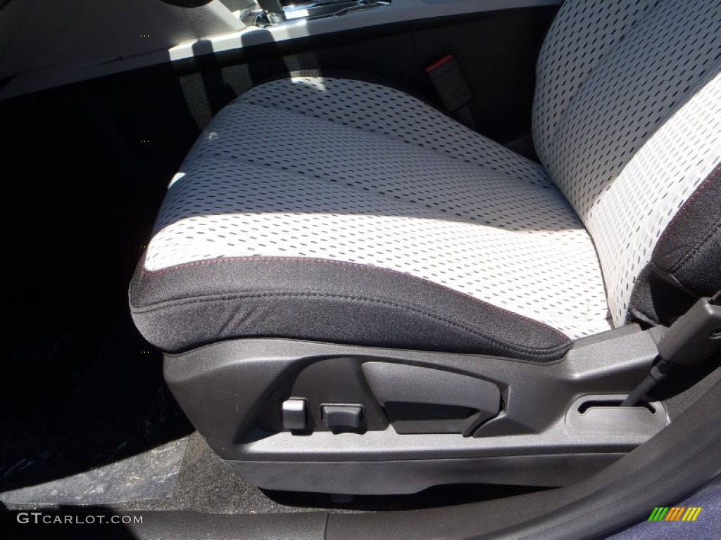 2013 Equinox LS - Atlantis Blue Metallic / Light Titanium/Jet Black photo #10