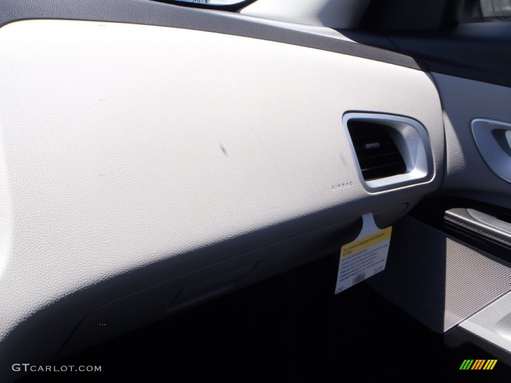 2013 Equinox LS - Atlantis Blue Metallic / Light Titanium/Jet Black photo #14