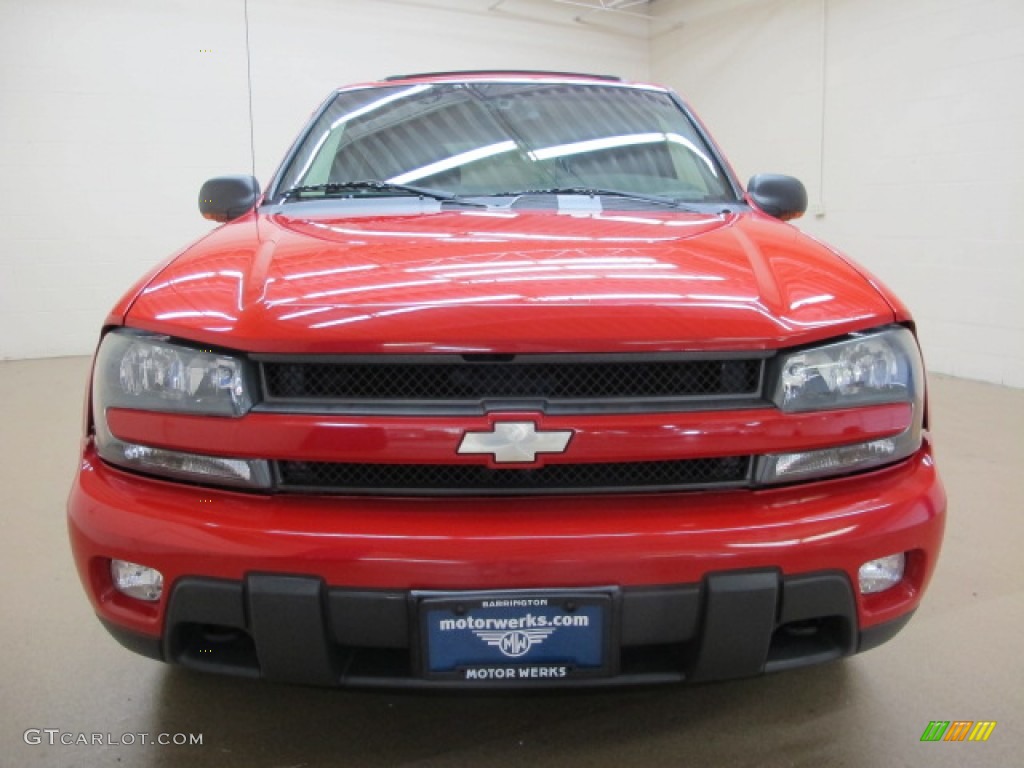 2002 TrailBlazer LTZ 4x4 - Victory Red / Dark Pewter photo #2
