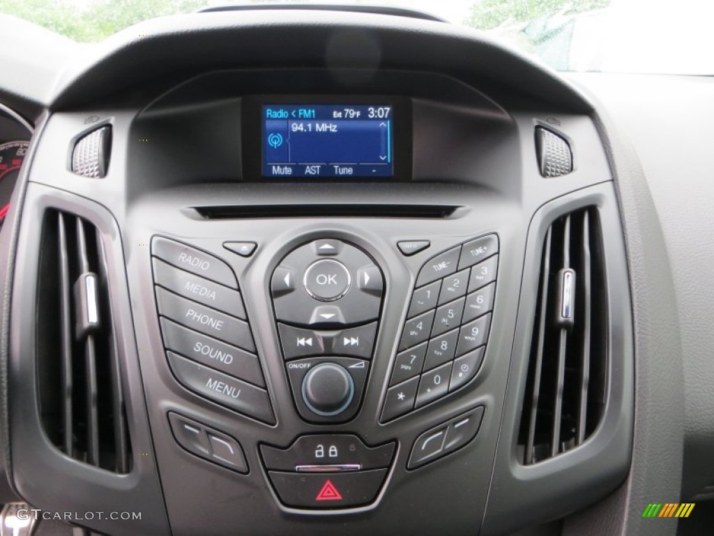 2013 Ford Focus ST Hatchback Controls Photo #80842659