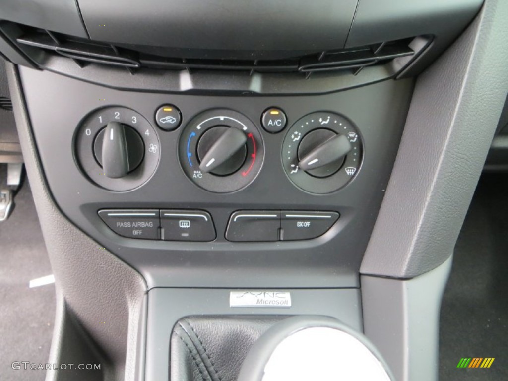2013 Ford Focus ST Hatchback Controls Photo #80842684