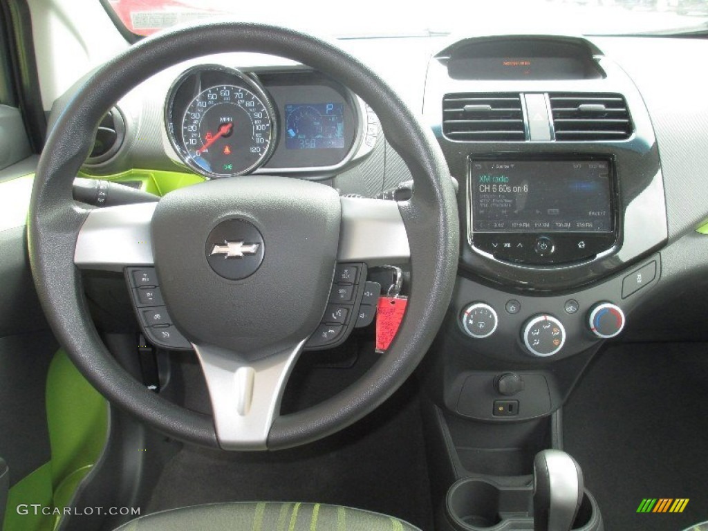 2013 Chevrolet Spark LS Green/Green Dashboard Photo #80842710