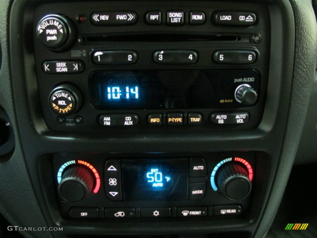 2002 Chevrolet TrailBlazer LTZ 4x4 Controls Photo #80842801