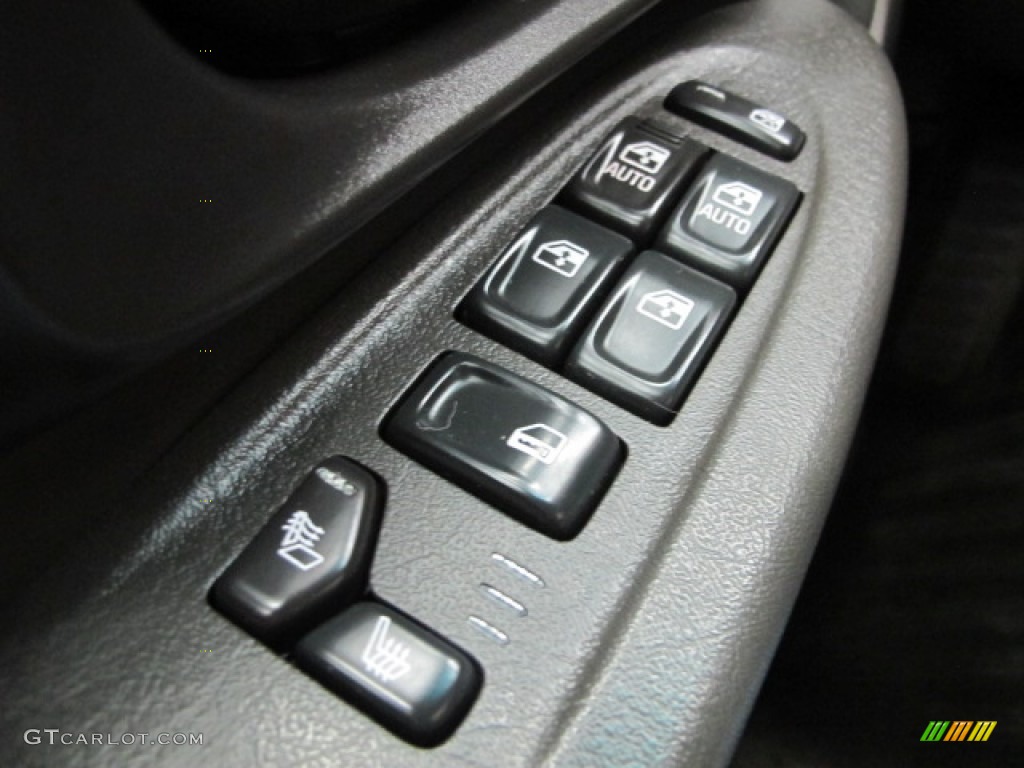 2002 Chevrolet TrailBlazer LTZ 4x4 Controls Photos