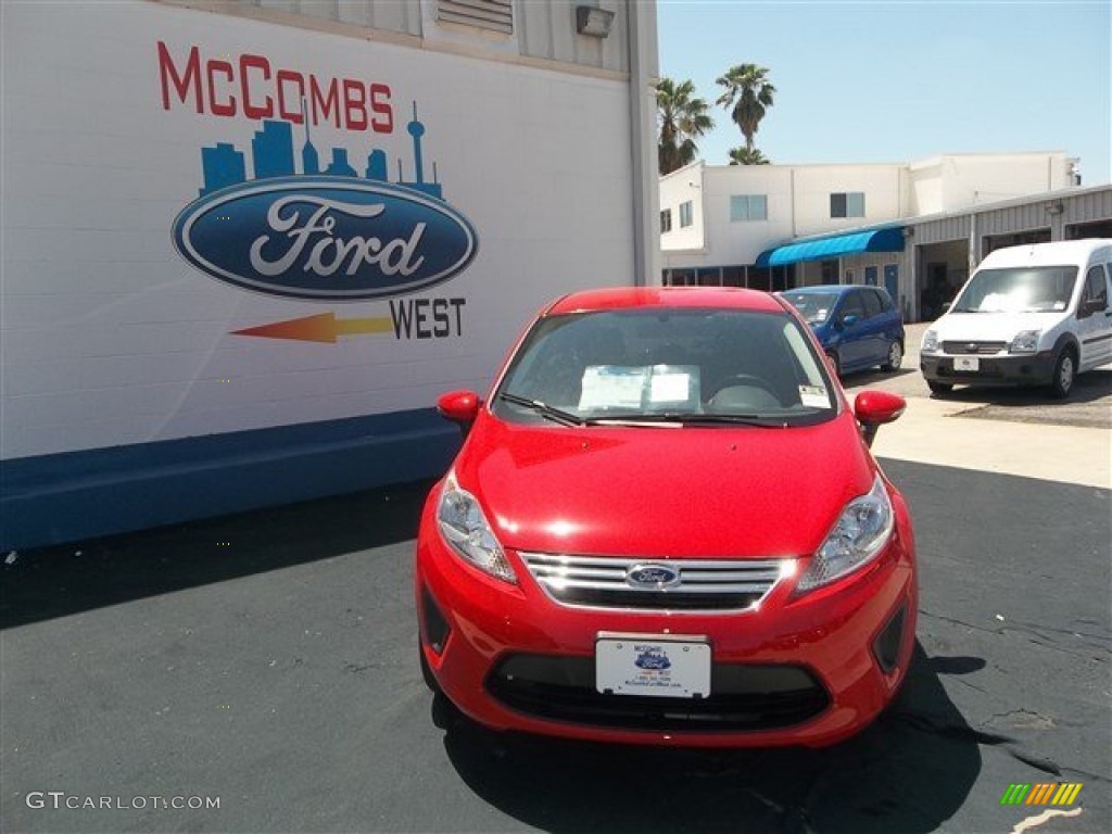 2013 Fiesta SE Sedan - Race Red / Charcoal Black photo #1