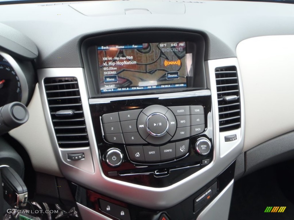 2013 Chevrolet Cruze LT Controls Photo #80845540