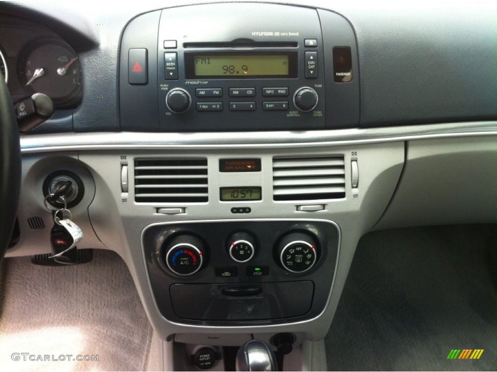 2008 Hyundai Sonata GLS V6 Controls Photo #80848300