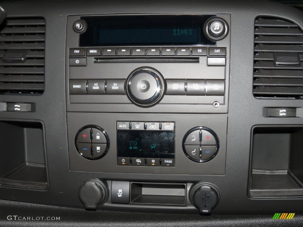 2013 GMC Sierra 1500 SLE Extended Cab Controls Photos