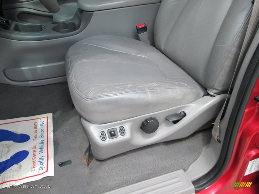 2002 Expedition XLT 4x4 - Laser Red / Medium Graphite photo #12