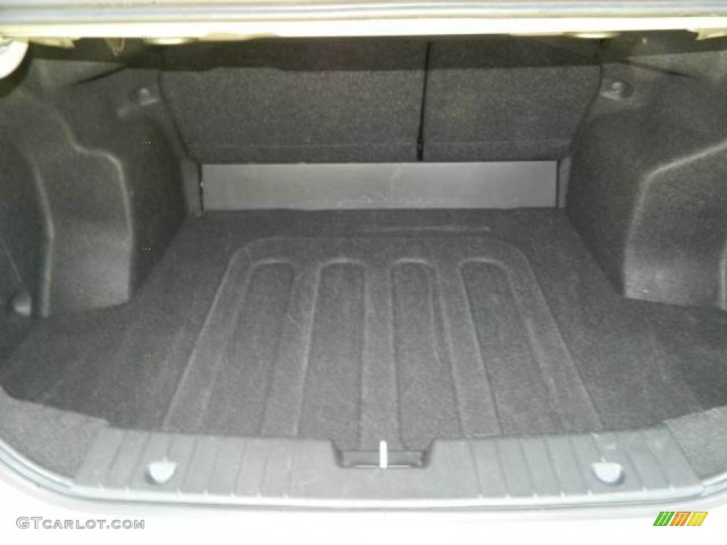 2011 Aveo LT Sedan - Ice Silver Metallic / Charcoal photo #26