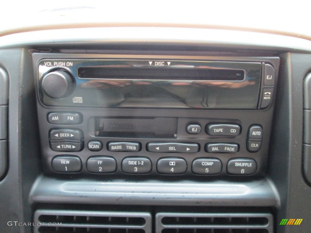 2002 Ford Explorer XLT 4x4 Audio System Photos