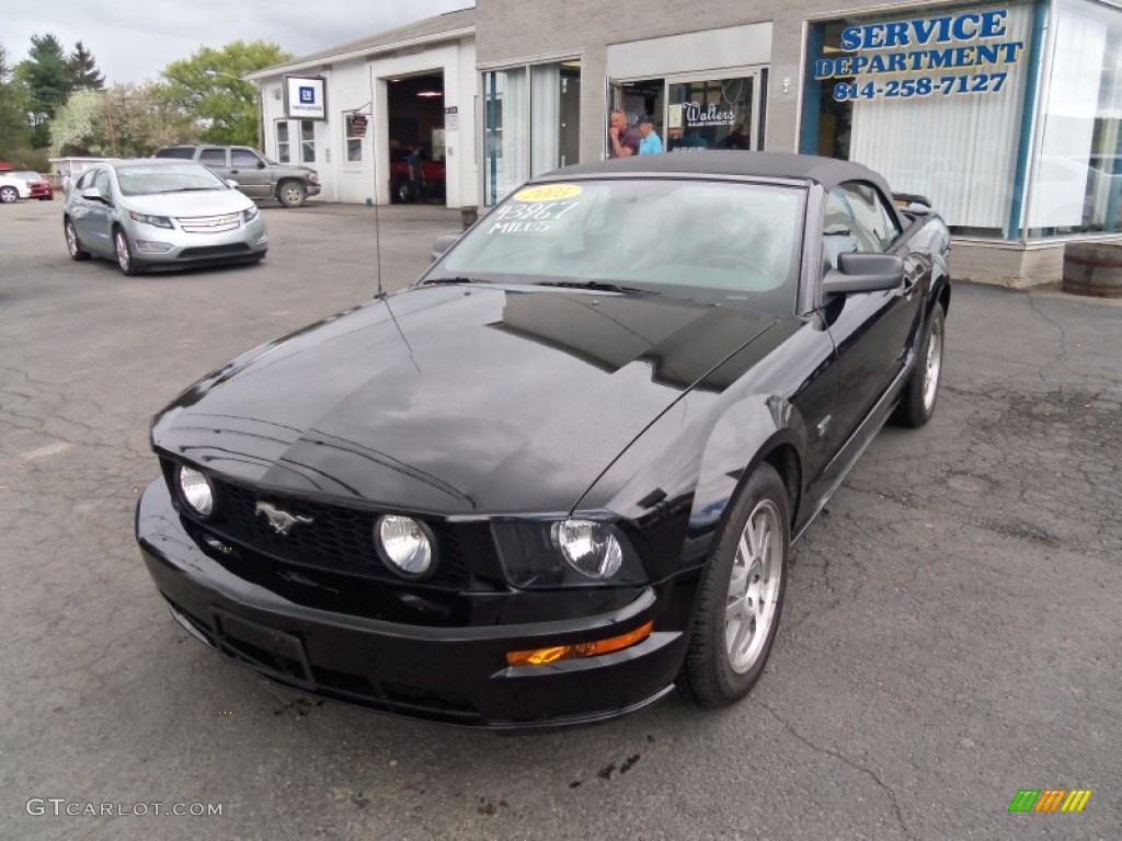 2005 Mustang GT Premium Convertible - Black / Dark Charcoal photo #5