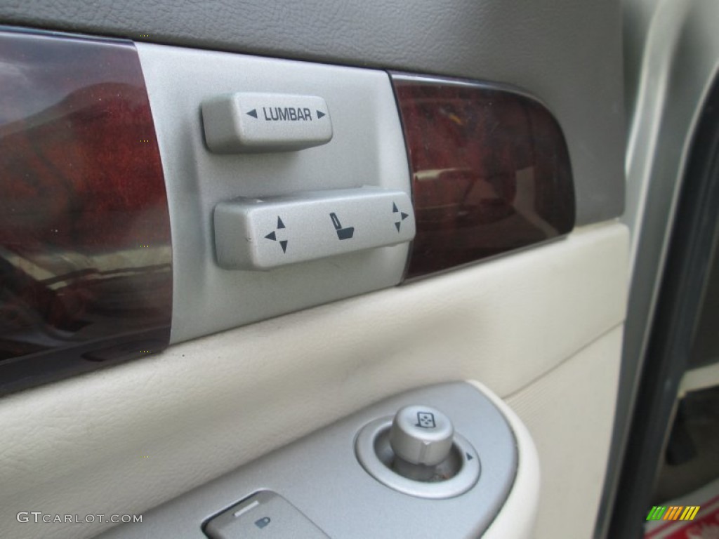 2004 Lincoln Aviator Luxury AWD Controls Photo #80856946