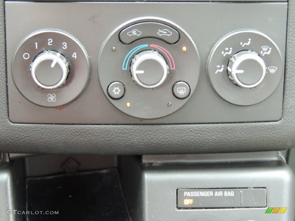 2007 Pontiac G6 Sedan Controls Photo #80857447