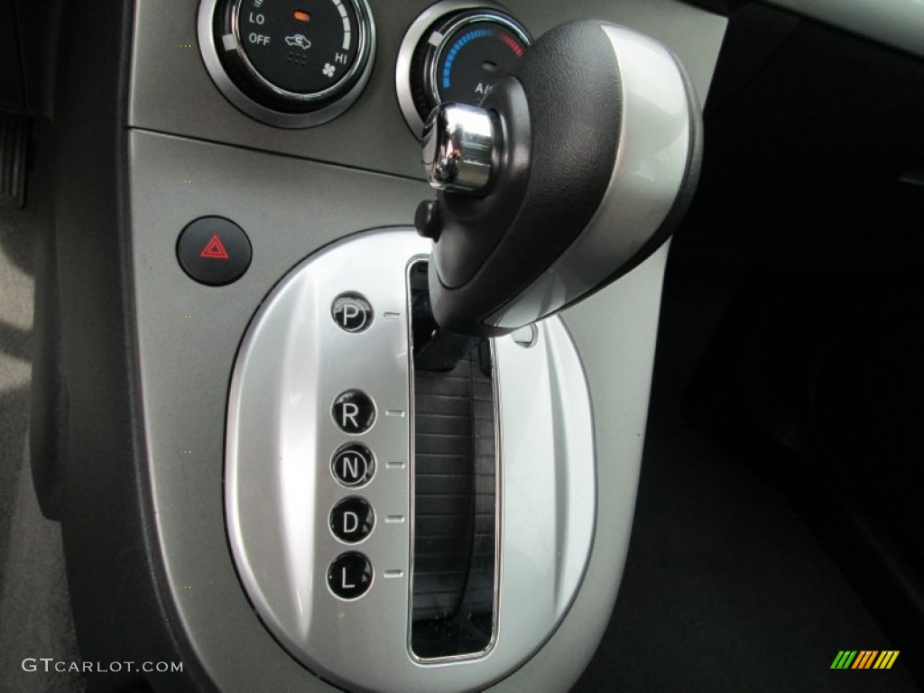 2010 Nissan Sentra 2.0 SR Transmission Photos