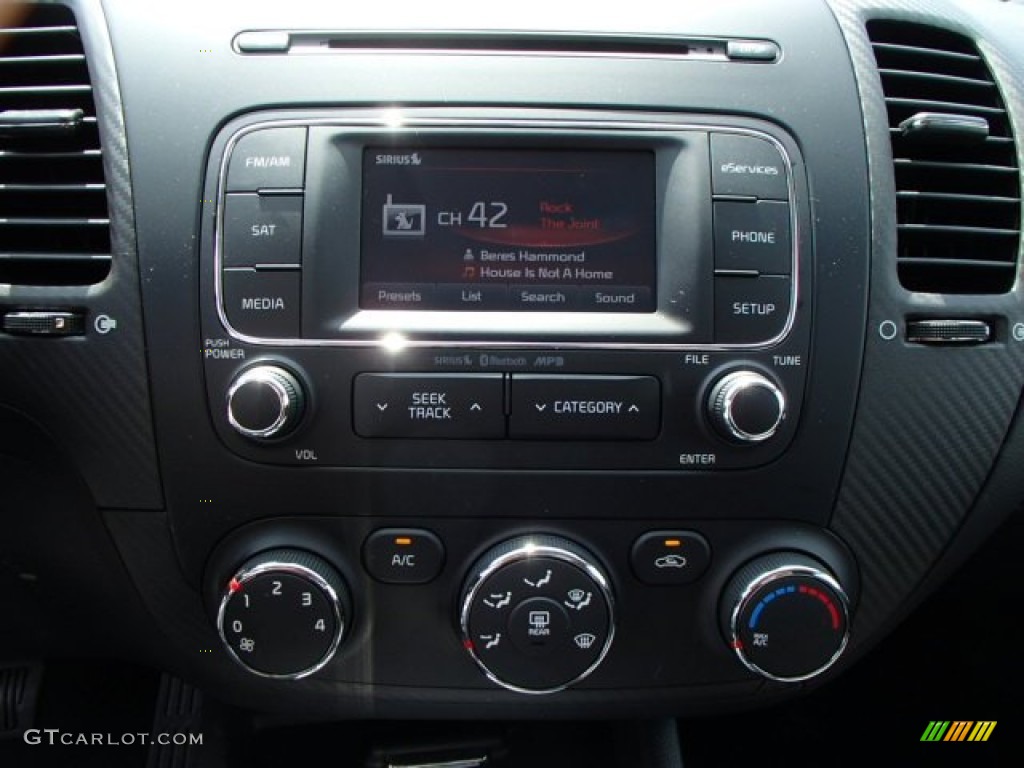 2014 Kia Forte EX Controls Photo #80860798