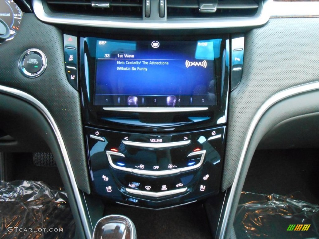 2013 Cadillac XTS Premium FWD Controls Photo #80861321