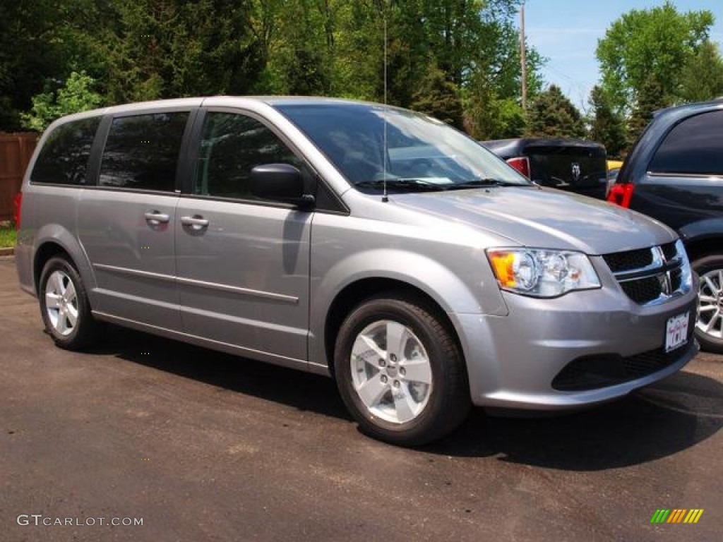 2013 Dodge Grand Caravan SE Exterior Photos