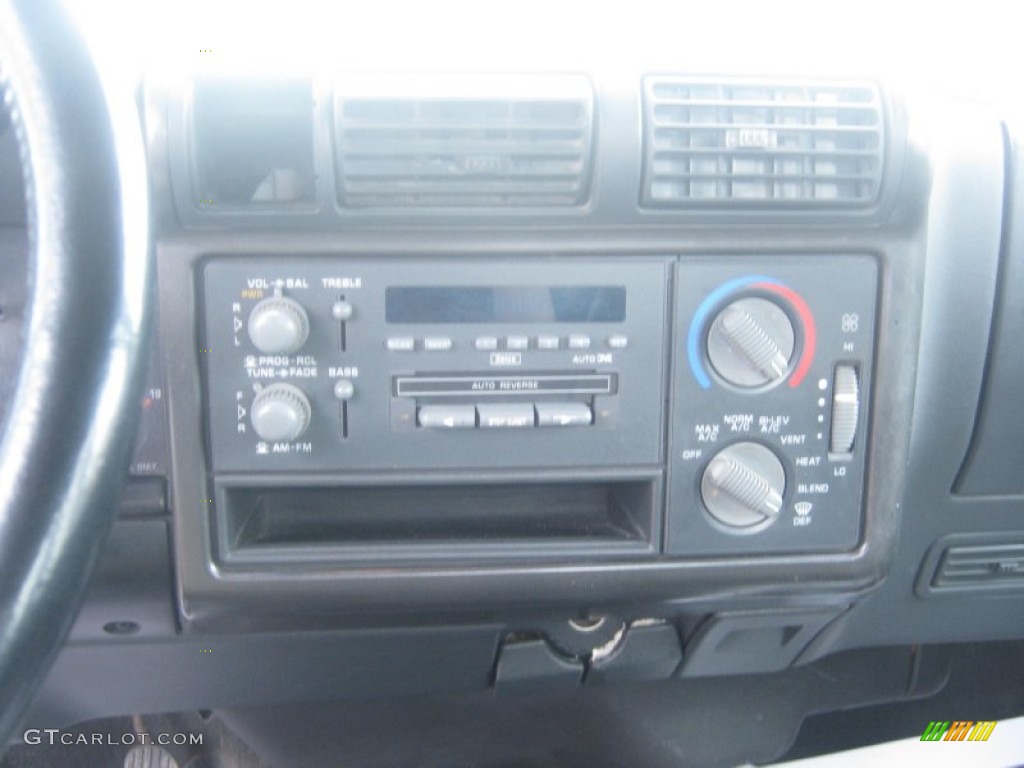 1994 Chevrolet S10 LS Extended Cab Controls Photo #80862997