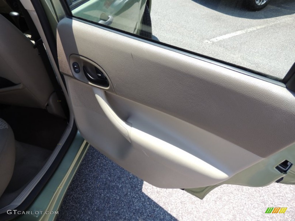 2007 Focus ZX4 SE Sedan - Kiwi Green Metallic / Dark Pebble/Light Pebble photo #11
