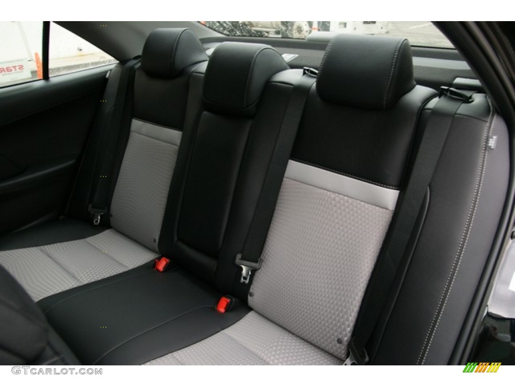 2013 Camry SE - Attitude Black Metallic / Black/Ash photo #7