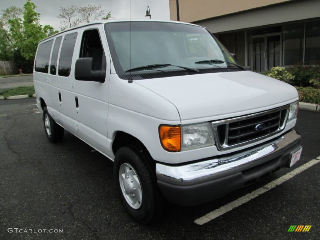 Oxford White 2007 Ford E Series Van E350 Super Duty XLT Passenger Exterior Photo #80868095