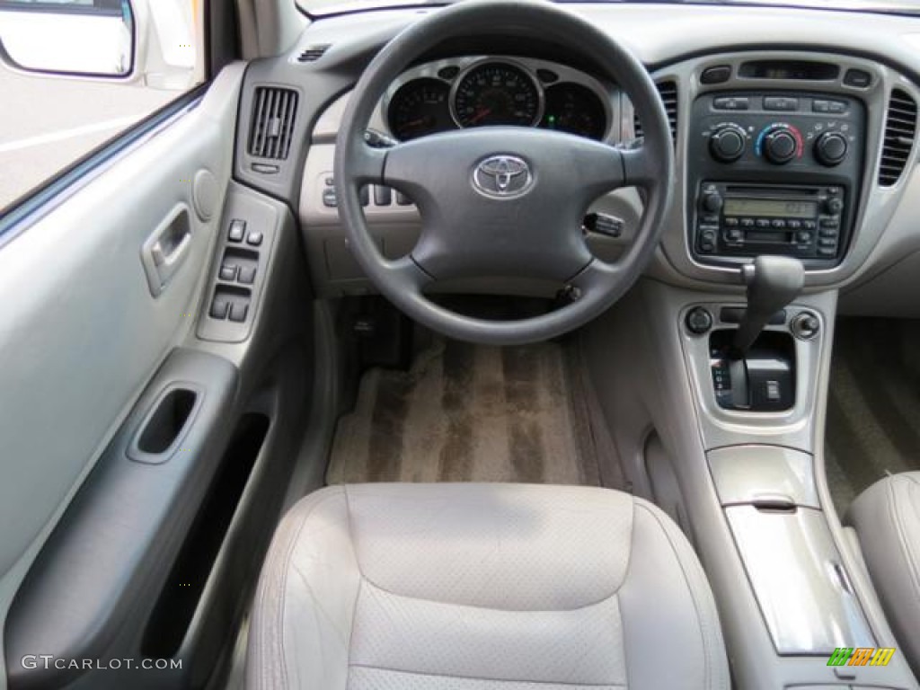 2002 Toyota Highlander V6 4WD Dashboard Photos
