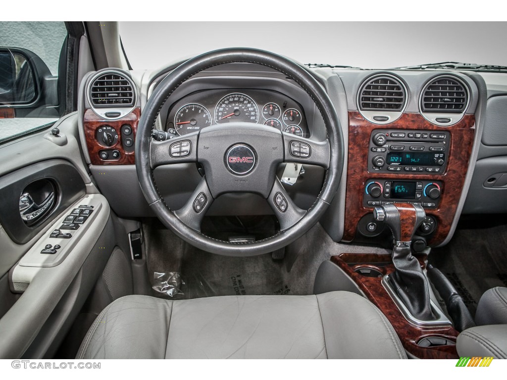 2005 GMC Envoy SLT Light Gray Dashboard Photo #80879143