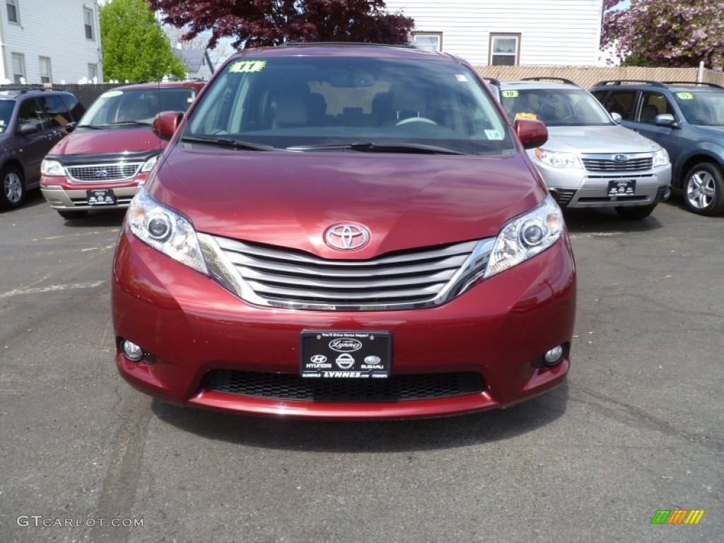 2011 Sienna XLE - Salsa Red Pearl / Light Gray photo #4