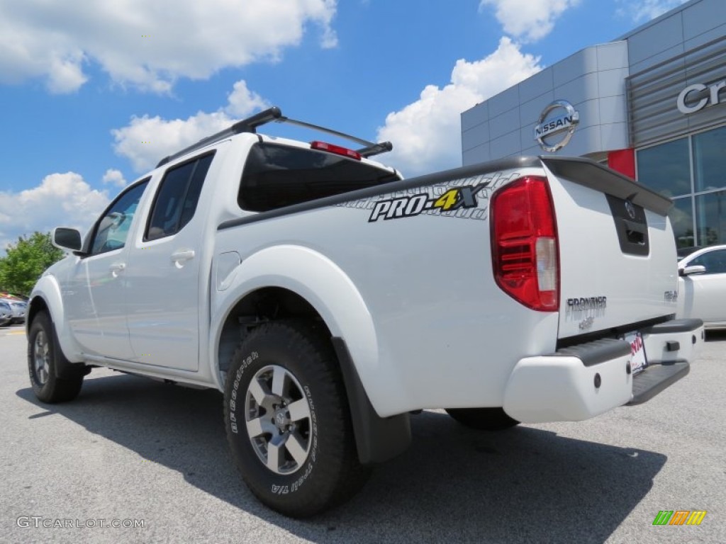 2013 Frontier Pro-4X Crew Cab 4x4 - Glacier White / Graphite Pro-4X photo #3