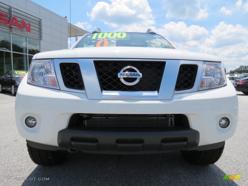 2013 Frontier Pro-4X Crew Cab 4x4 - Glacier White / Graphite Pro-4X photo #8