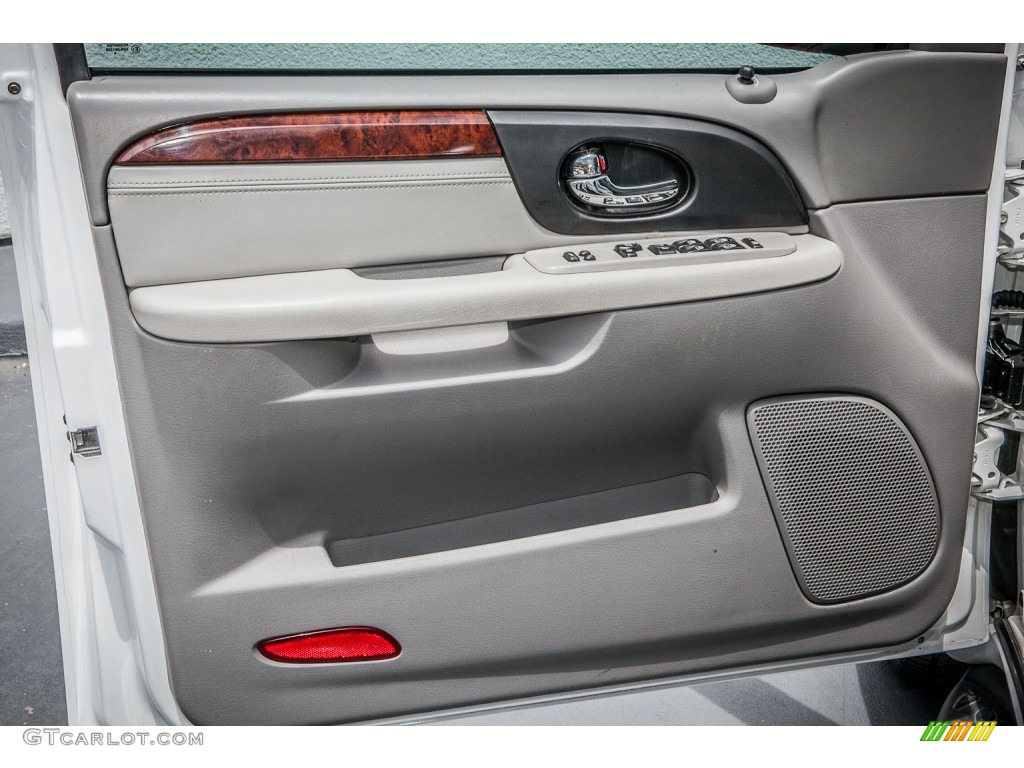 2005 GMC Envoy SLT Light Gray Door Panel Photo #80879763