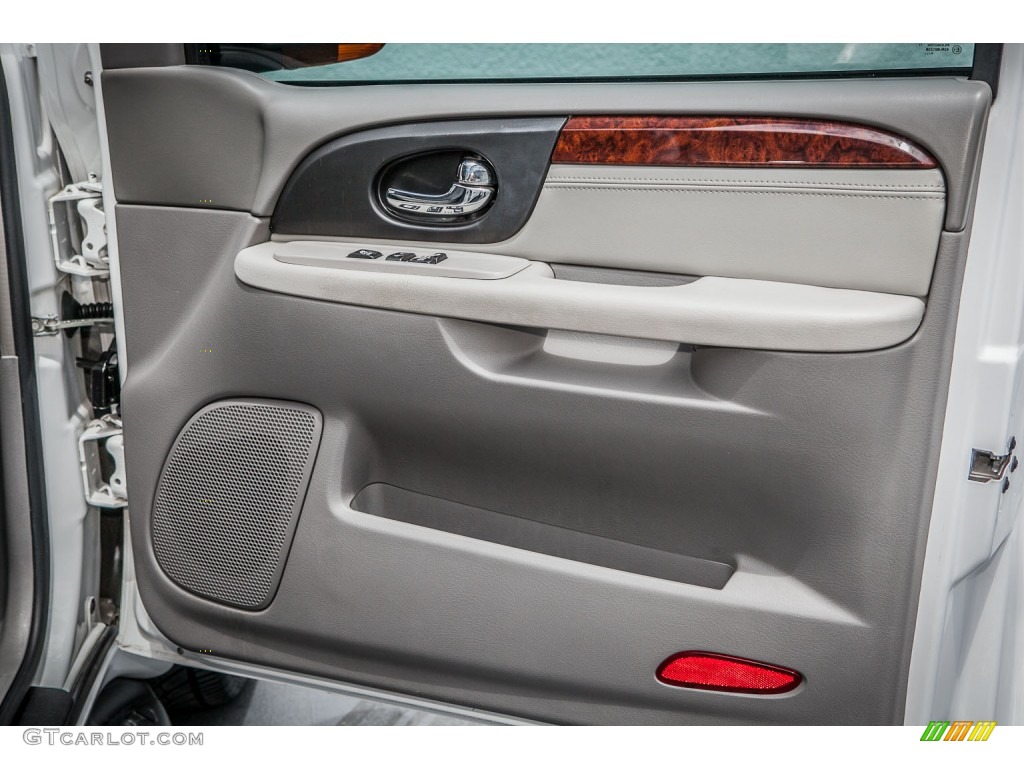 2005 GMC Envoy SLT Light Gray Door Panel Photo #80879975