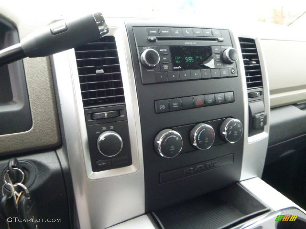 2011 Dodge Ram 2500 HD SLT Crew Cab 4x4 Controls Photo #80881054