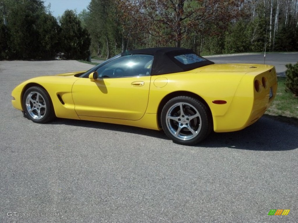 Millenium Yellow 2002 Chevrolet Corvette Convertible Exterior Photo #80881411