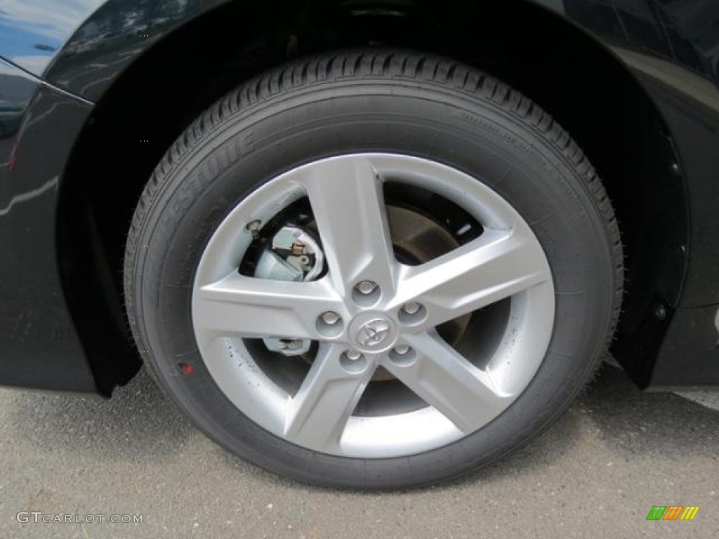 2013 Toyota Camry SE Wheel Photo #80882389