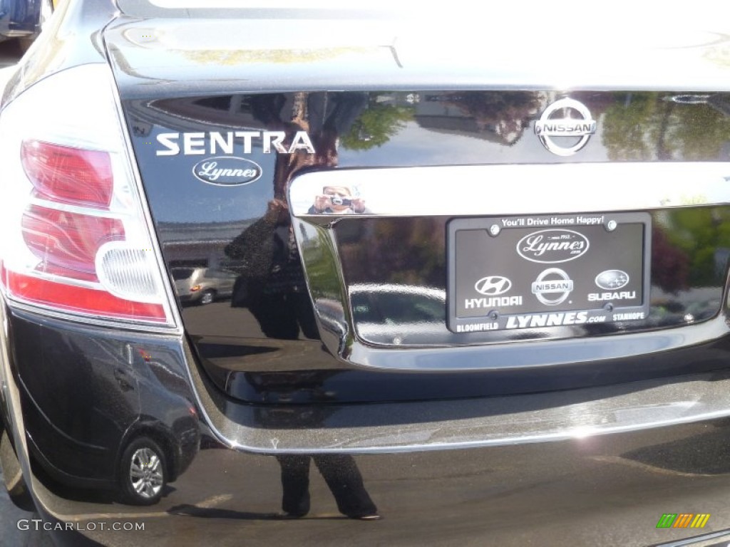 2010 Sentra 2.0 SL - Super Black / Beige photo #8