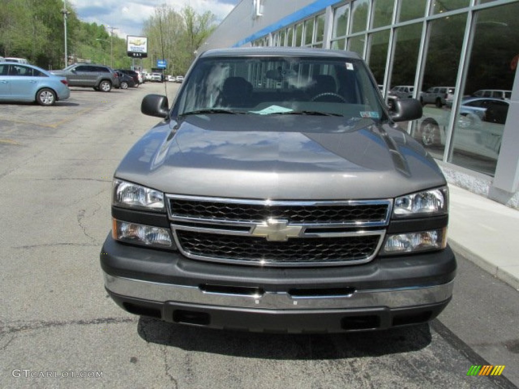 2007 Silverado 1500 Classic LT Extended Cab - Graystone Metallic / Dark Charcoal photo #4