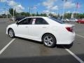 2013 Super White Toyota Camry SE  photo #21