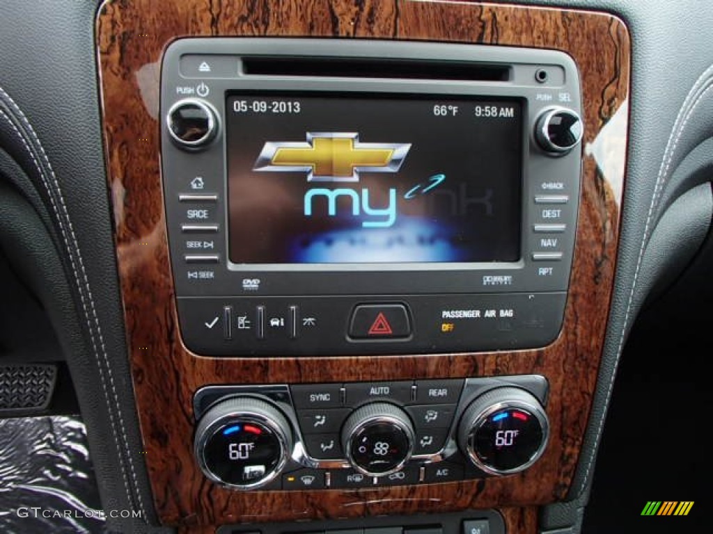 2013 Chevrolet Traverse LTZ AWD Controls Photos