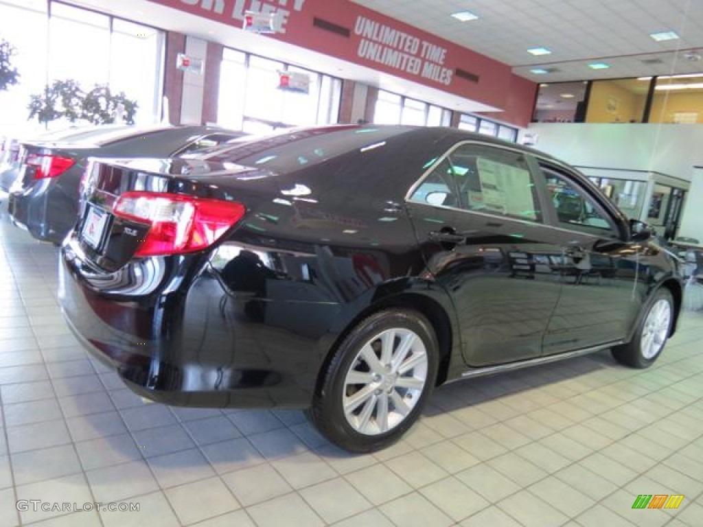 2013 Camry XLE - Attitude Black Metallic / Ash photo #17