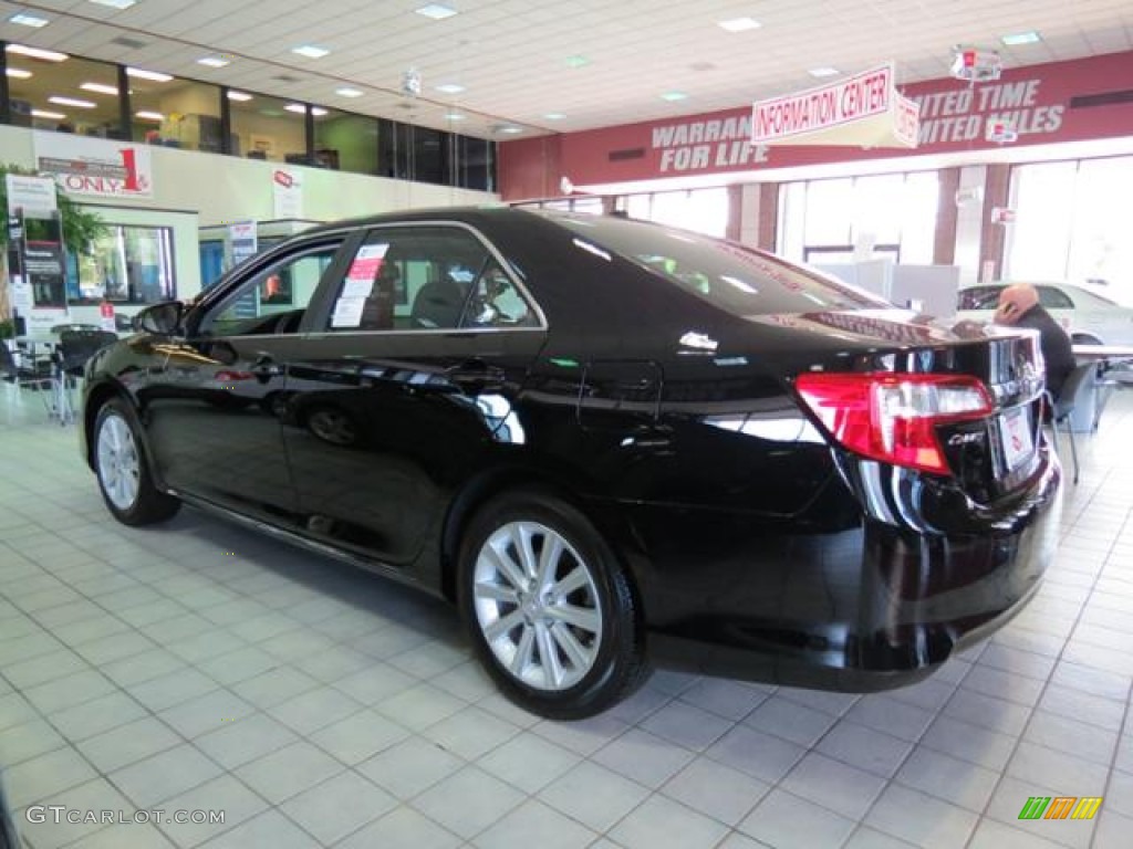 2013 Camry XLE - Attitude Black Metallic / Ash photo #19