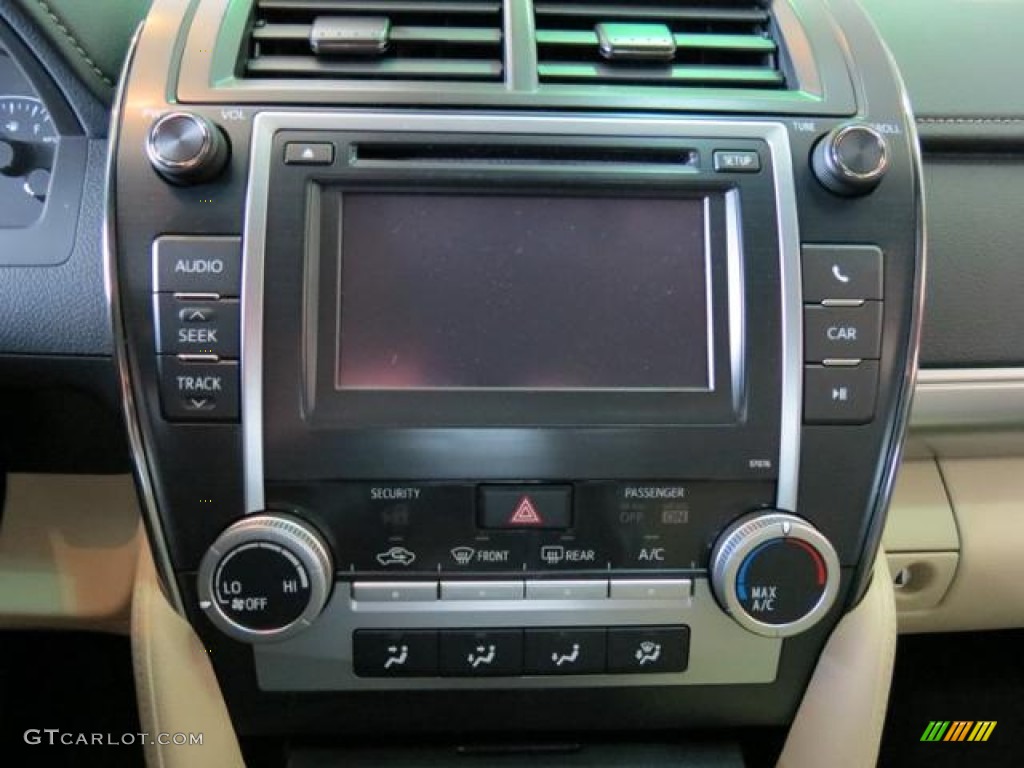 2013 Toyota Camry LE Controls Photo #80888195