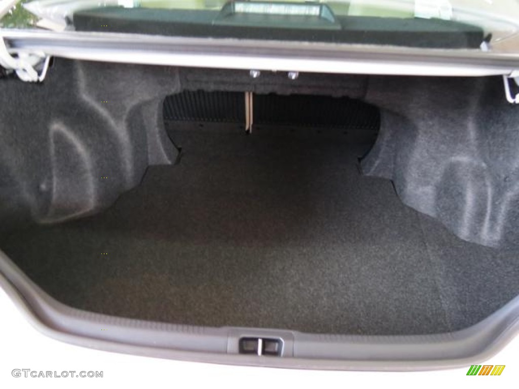 2013 Toyota Camry LE Trunk Photo #80888268