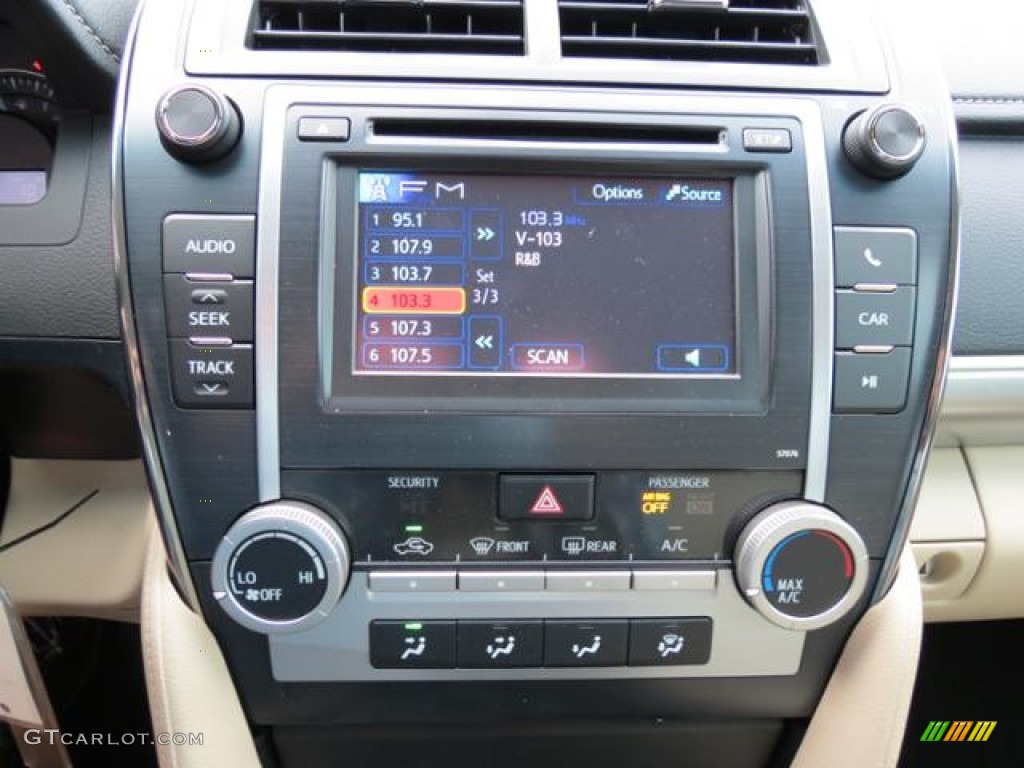 2013 Toyota Camry LE Controls Photo #80888577