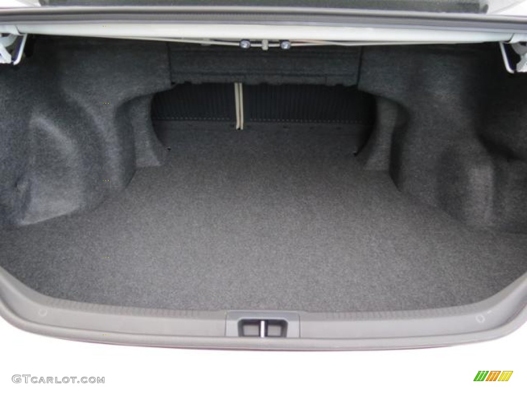 2013 Toyota Camry LE Trunk Photo #80888650
